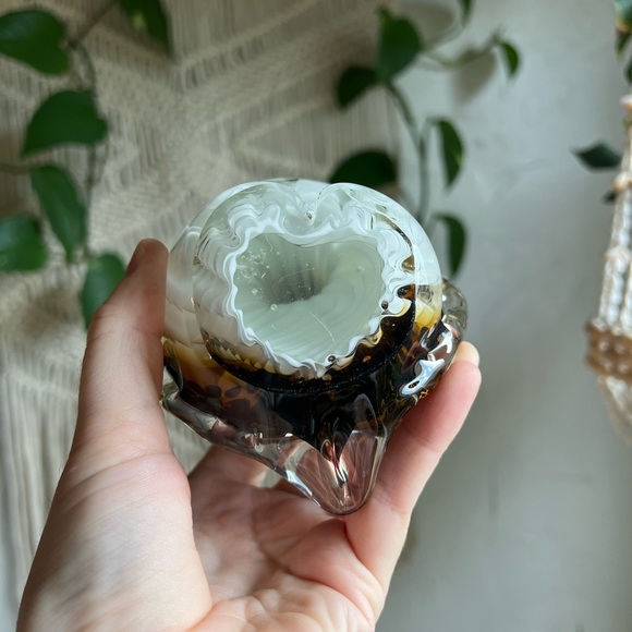 🦉 Hand-Blown Art Glass Owl Figurine – Tortoiseshell & White Murano Style Decor - Picture 6 of 13